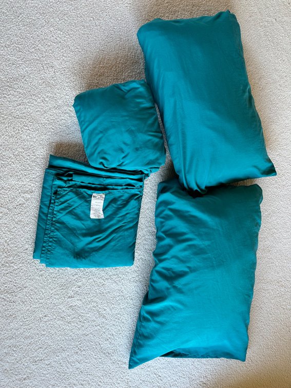 Vibrant Teal Bedding Set with Pillows - Cal-King