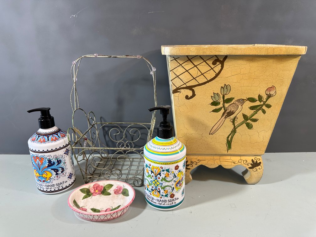 Charming Bathroom Accessory Set with Floral and Bird Motifs