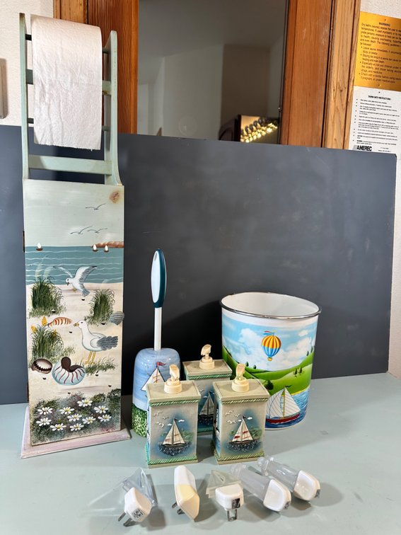 Nautical-Themed Bathroom Accessory Set 
