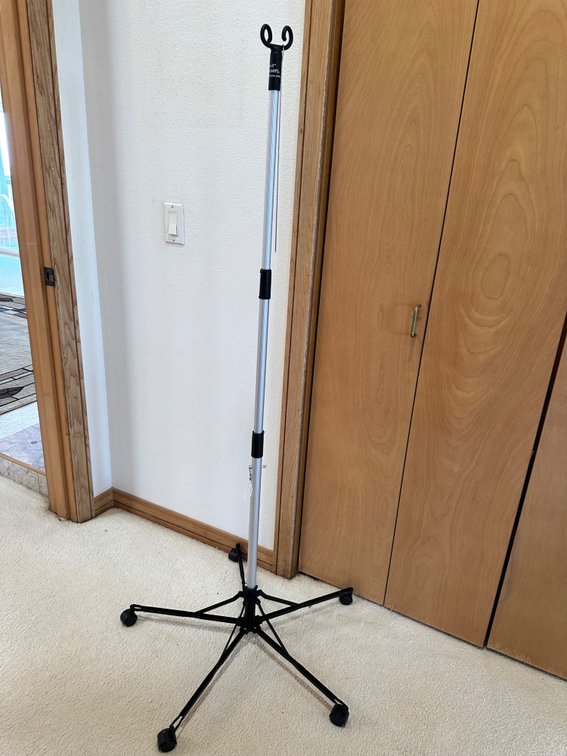 Pitch-It™ by SHARPS Adjustable IV Pole
