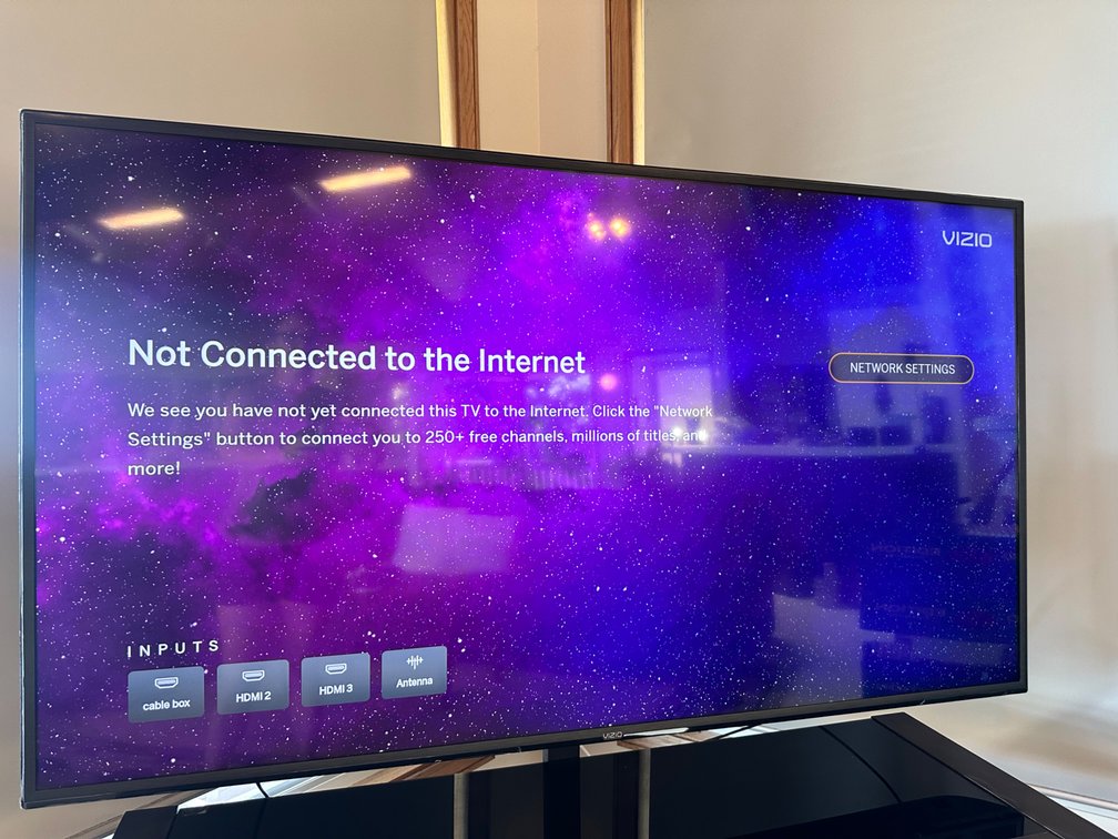 Vizio V705x-J01 Smart TV with Remote