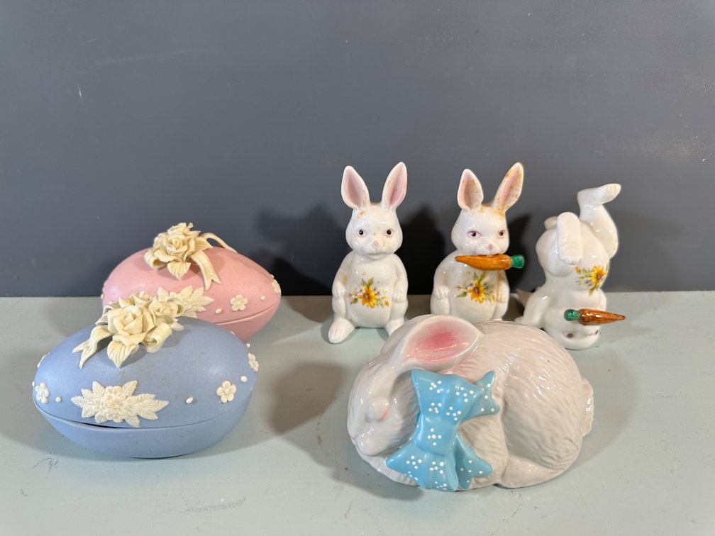 Charming Collection of Easter Décor with Bunny Figurines