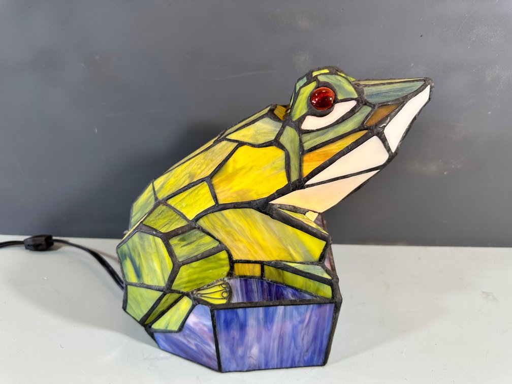 Stained Glass Frog Lamp