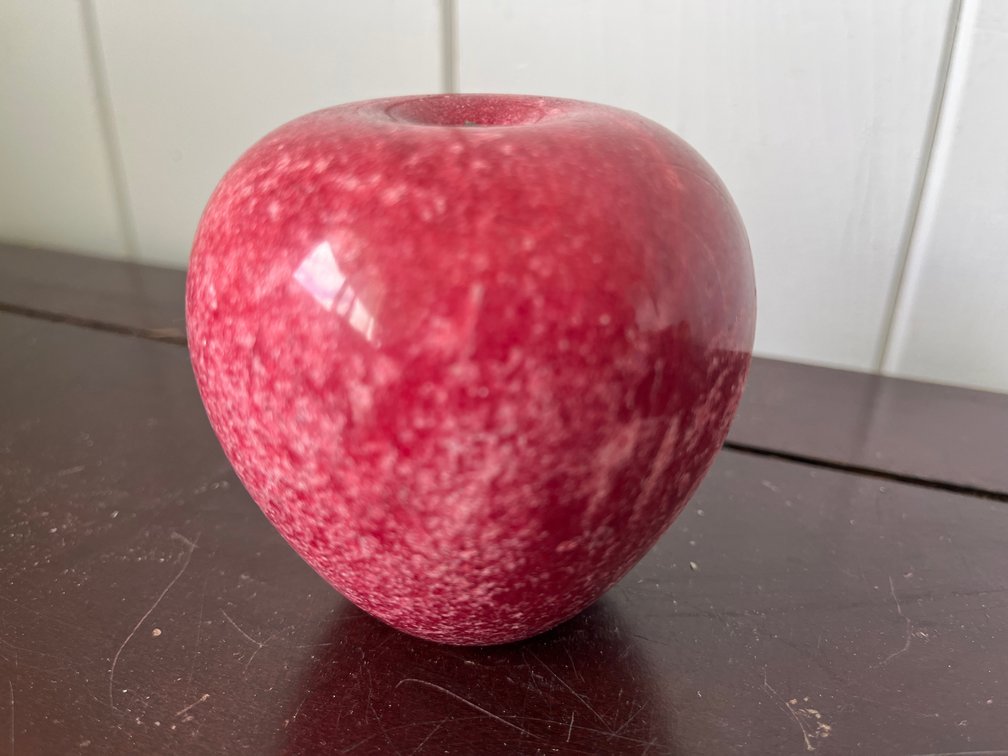 Red Quartz Apple