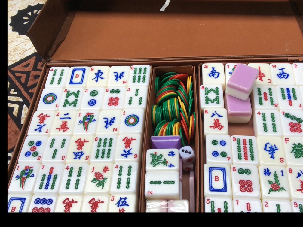 Mahjong set 