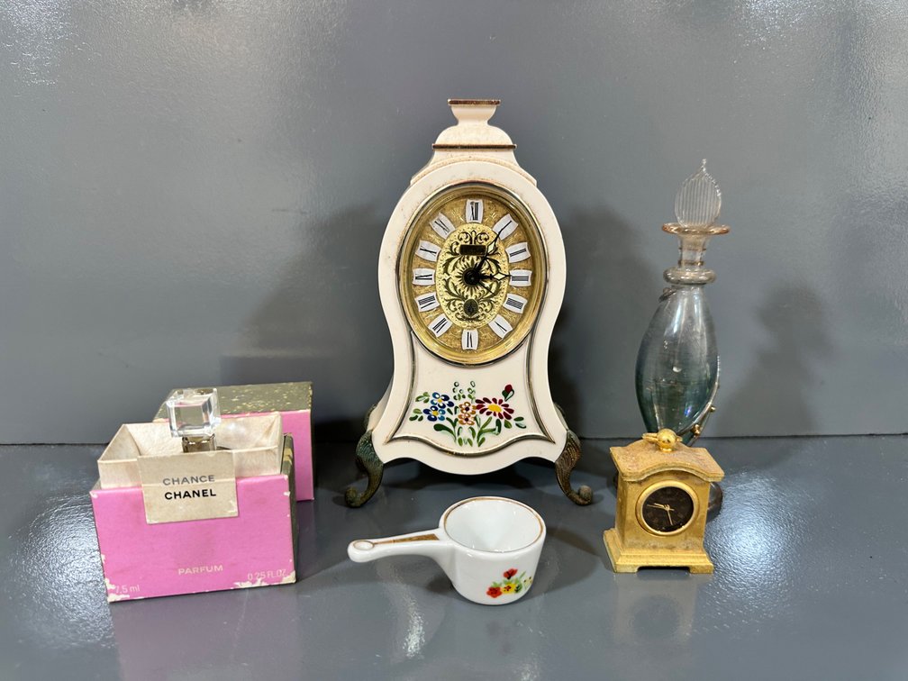 Charming Vintage Style Decorative Lot