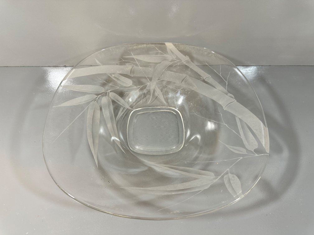 Elegant Etched Glass Serving Bowl - Bamboo Motif