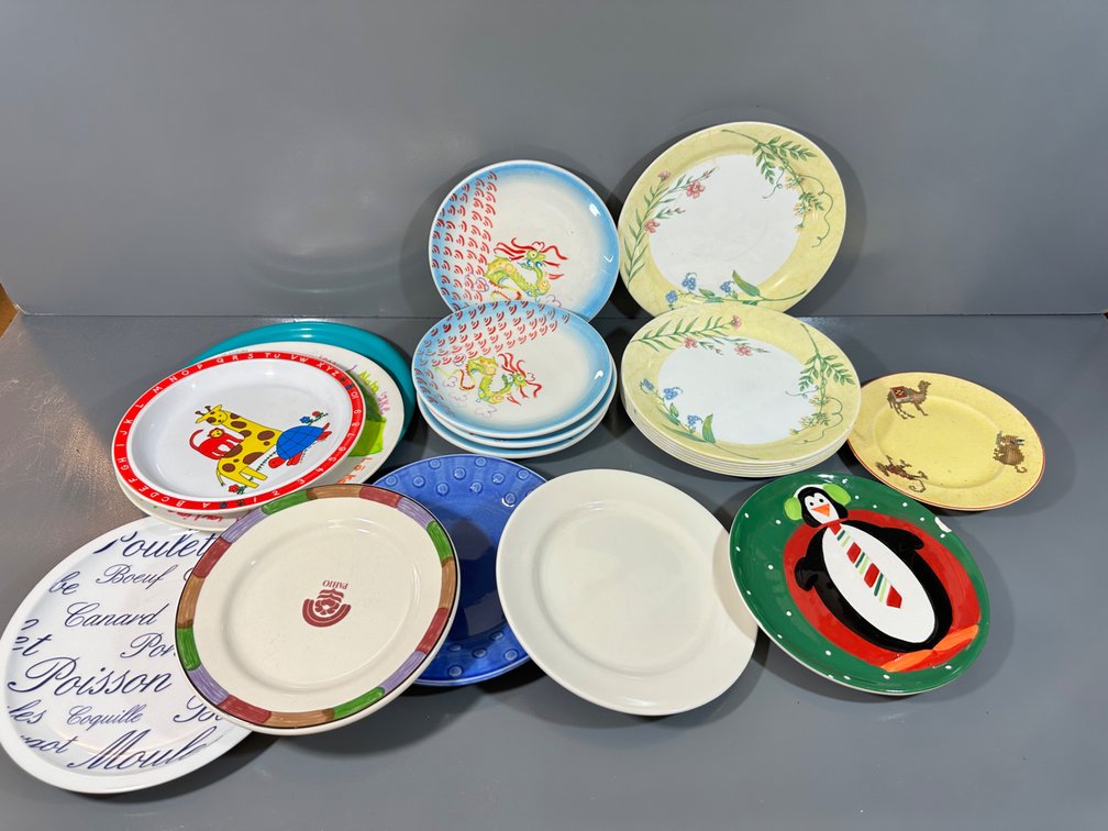Colorful Collection of Decorative Plates – Eclectic Mix for Every Occasion