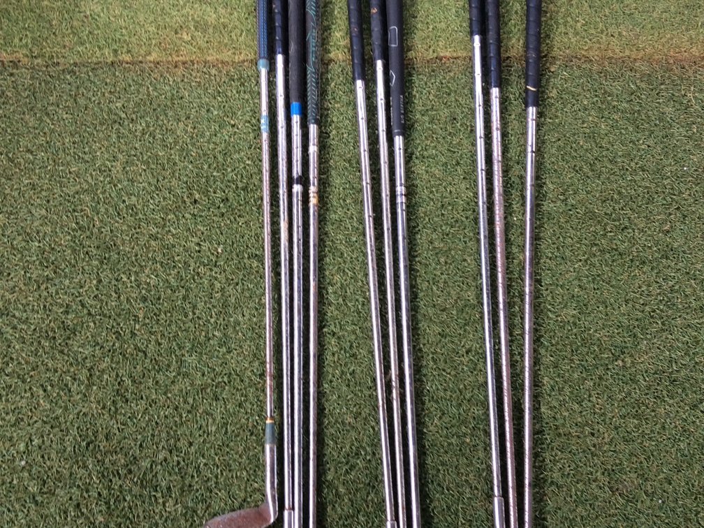 Set of 17 golf clubs 