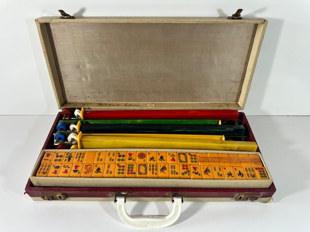 Vintage Bakelite Mah Jong Set with Royal Games Case and Racks
