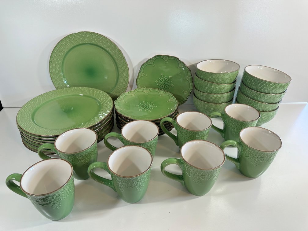 Pfaltzgraff French Lace Green Dinnerware Set