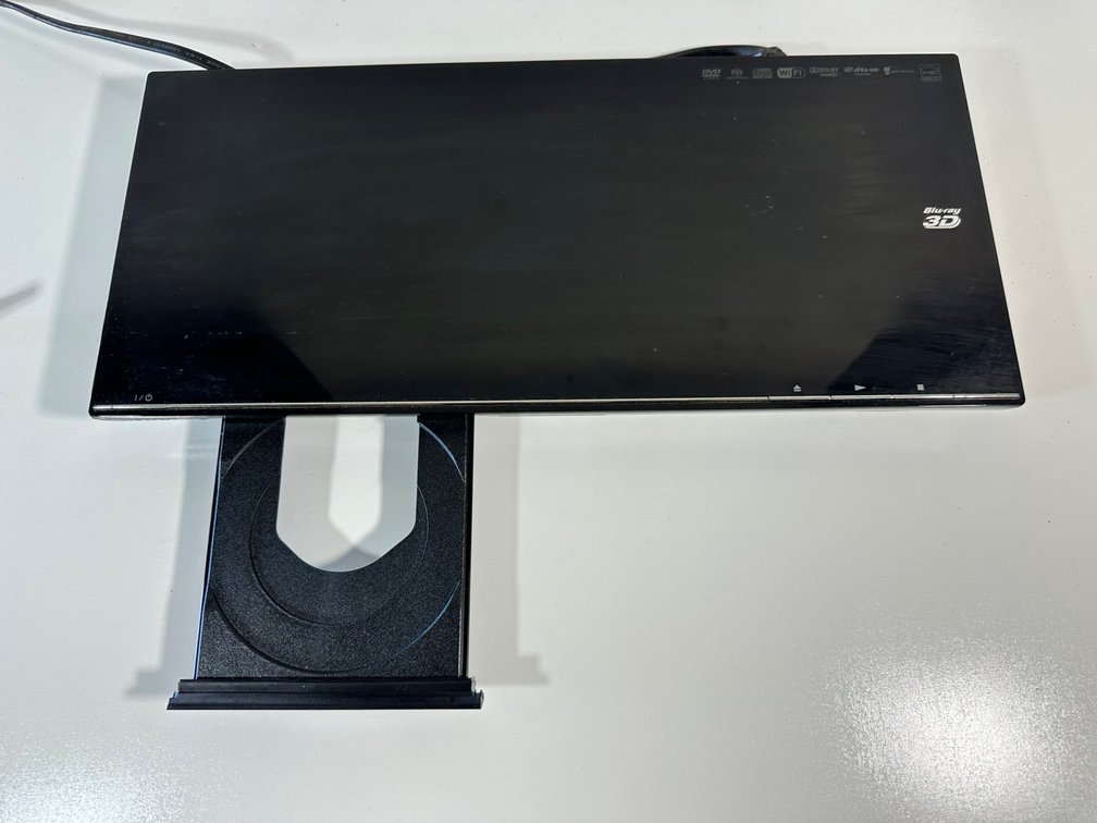 Sony BDP-S590 3D Blu-ray Disc/DVD Player with Wi-Fi and HDMI Output