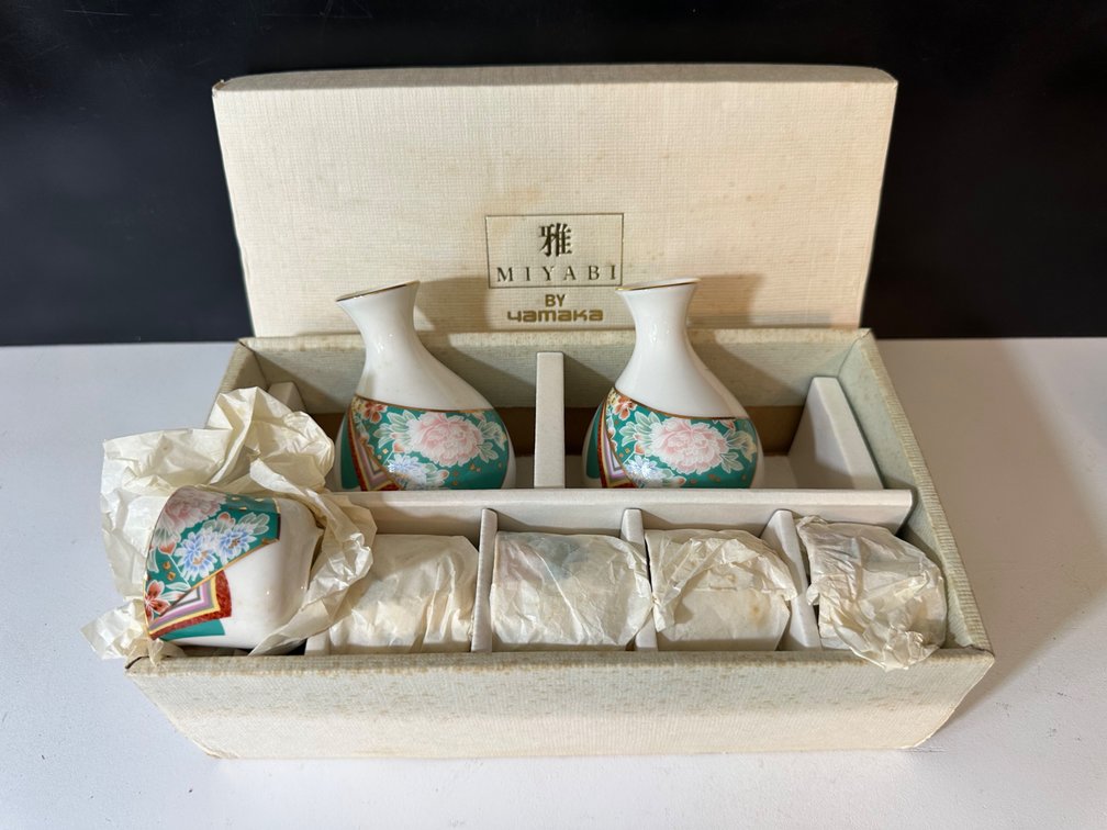 Miyabi By Yamaka Japan Saki Set