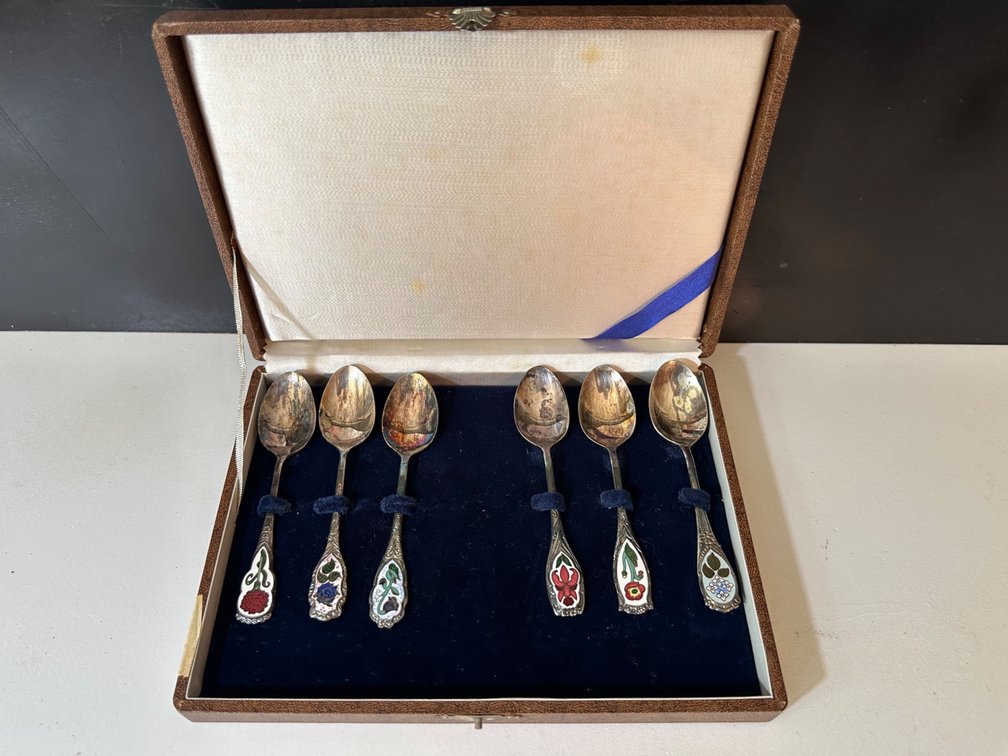 E.P.N.S. Circa 1960's Flower Collector Spoons 