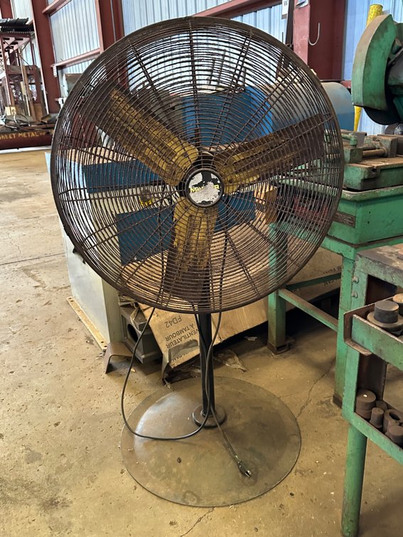 Master MAC-30P-DDF-B High Velocity Pedestal Fan