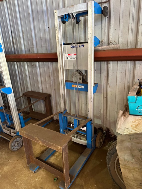 Genie Industries Model GL-8 Hand Operated Lift Truck