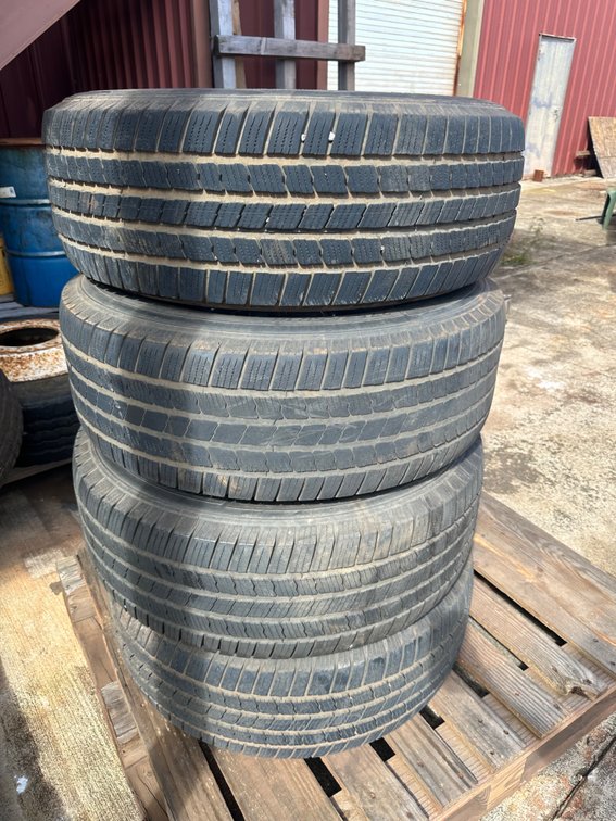 (X's 4) Defender LTX M/s 275/65R18 Tires with Rims