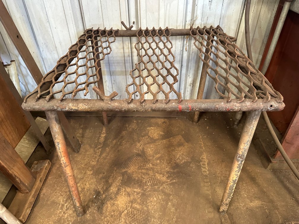 27"X28"X24" Metal Stand 