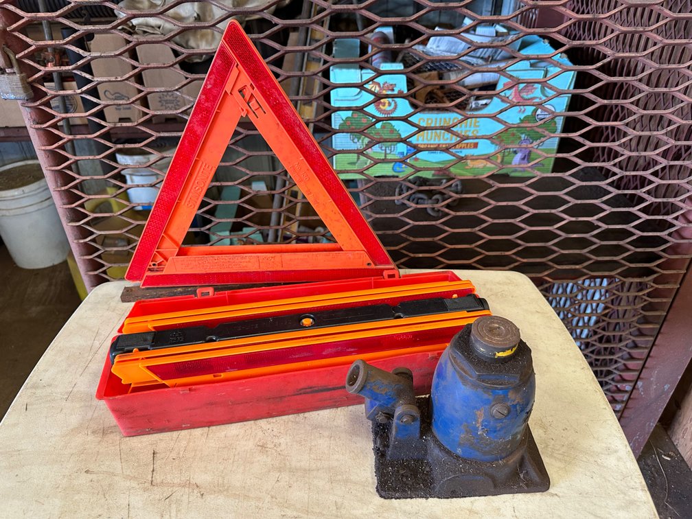 Sate-Lite 711 Triangle Warning Flare Kit