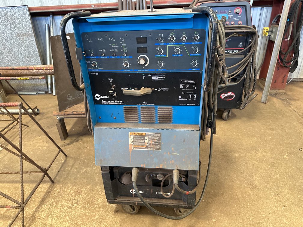 Miller Syncrowave 250 DX Welder