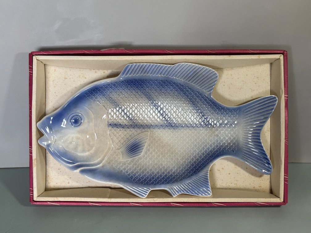 Tominaga Original China Japan Blue Fish Plate