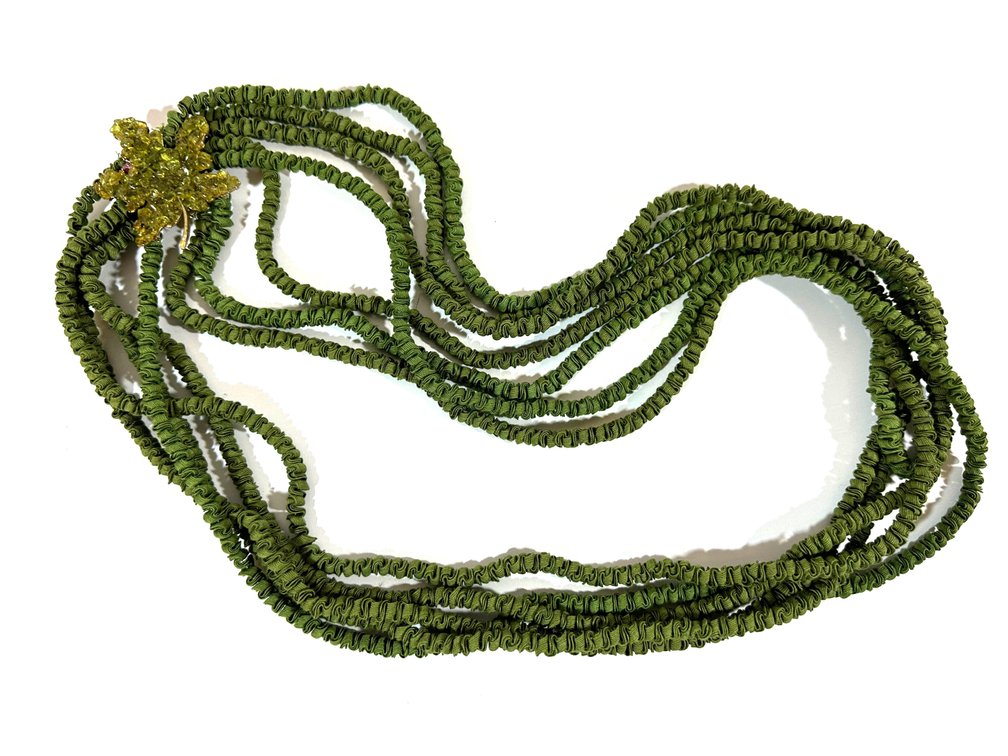 Vintage Green Rick Rack Lei with Decorative Brooch