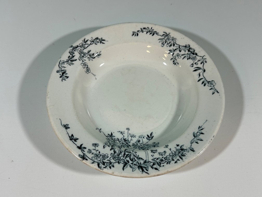 Vintage Blue and White Fruit Blossom Dish from Guslander Estate