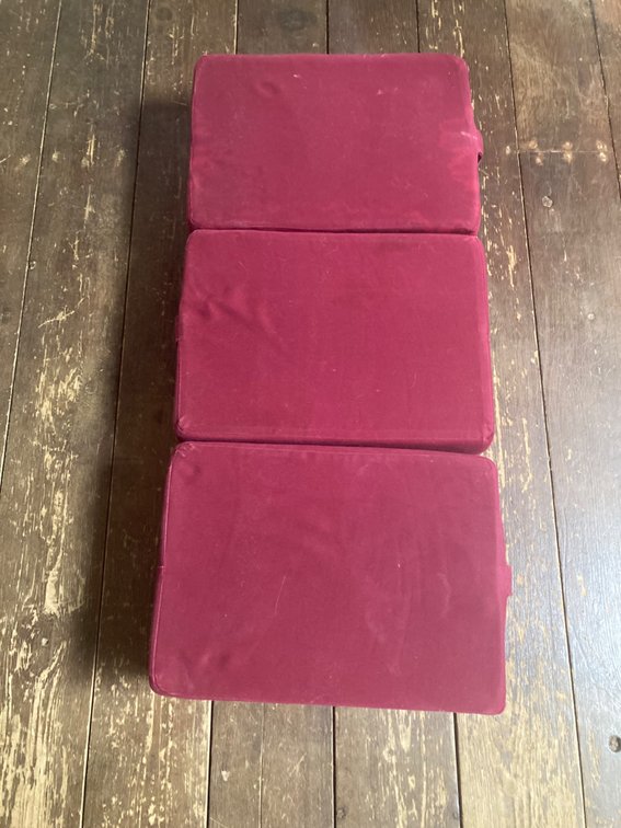 (X's3) Maroon Meditation Cushions (Gomden)