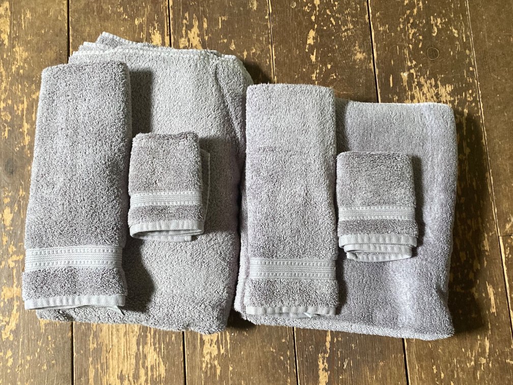 (X's2) Sets Charisma luxury bath towels and 12 misc face towels