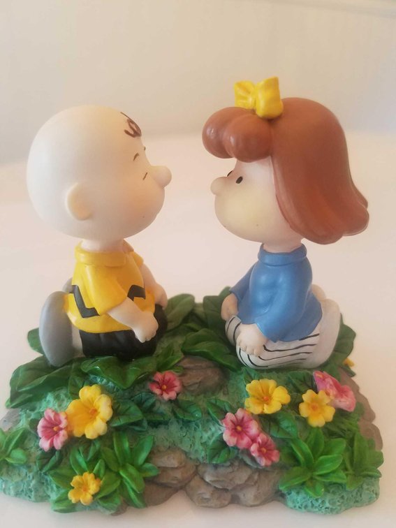 CHARLIE BROWN:   WESTLAND CHARLIE BROWN & THE PEGGY JEAN #8213 (SITTING IN FLOWERS)