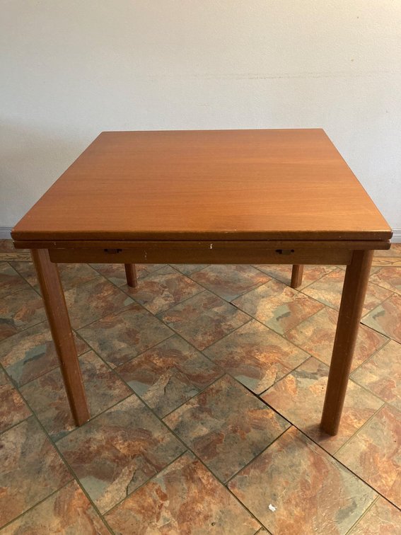 Expandable Dining Room Table 