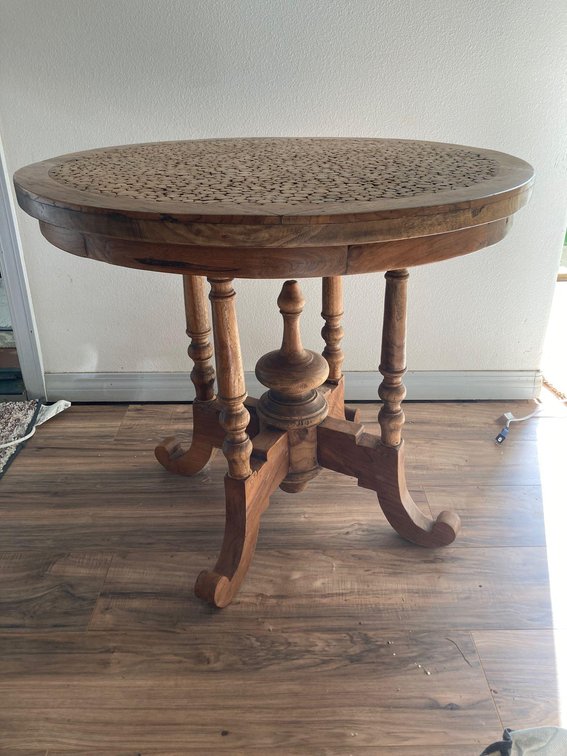 Circular Table