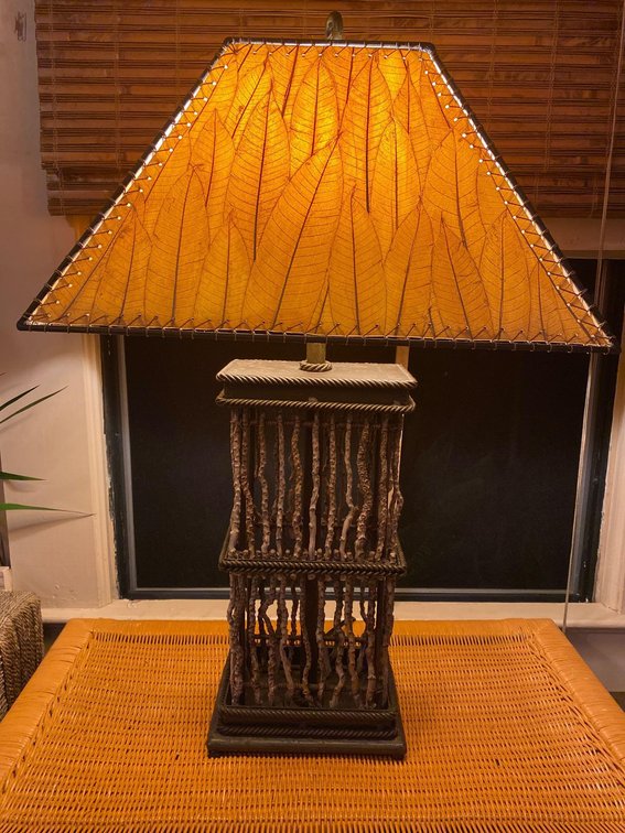 Decorative Twig Style Base and Leaf Pattern Shade Table Lamp