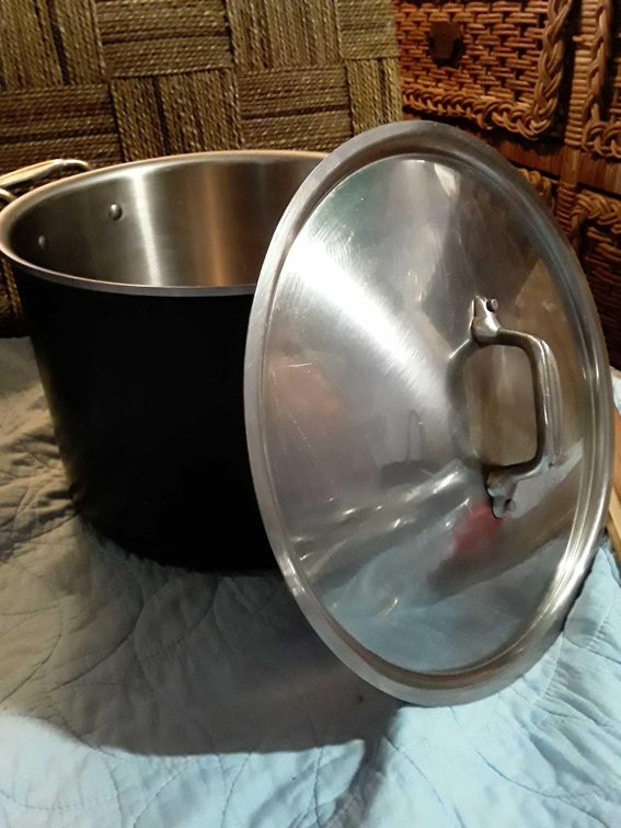 Stew Pot with Lid