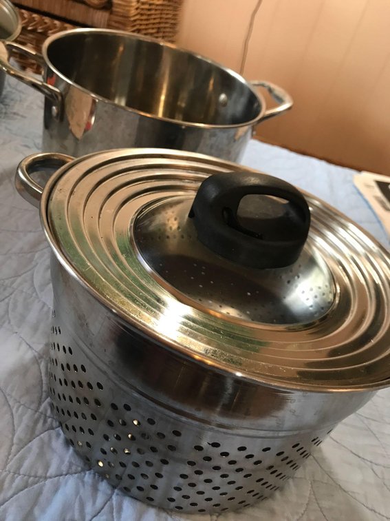 Pot with Steamer Basket 