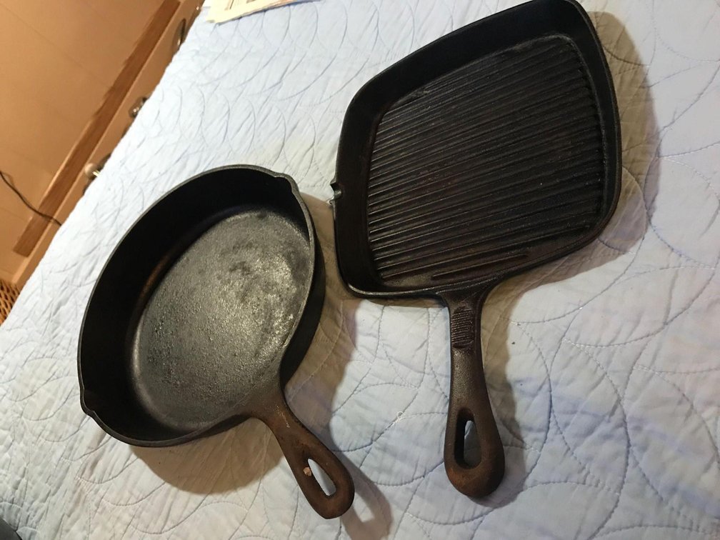 Cast Iron Pan and Grill Pan 