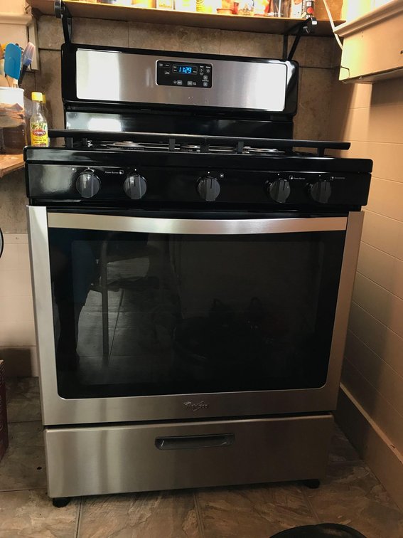 Whirlpool Stainless Steel / Black Gas Range Stove 