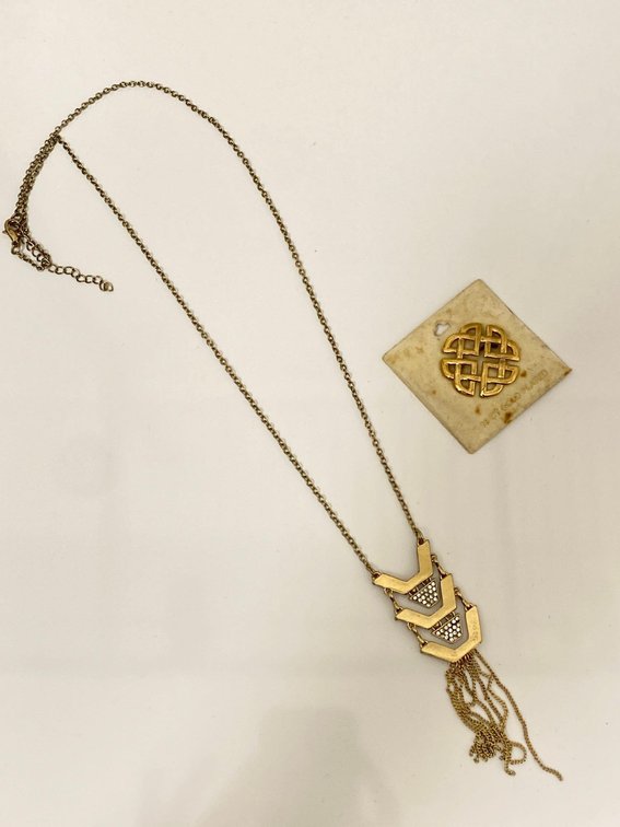 Cascading Adjustable Length Fashion Necklace and 18K Gold Plated Pin