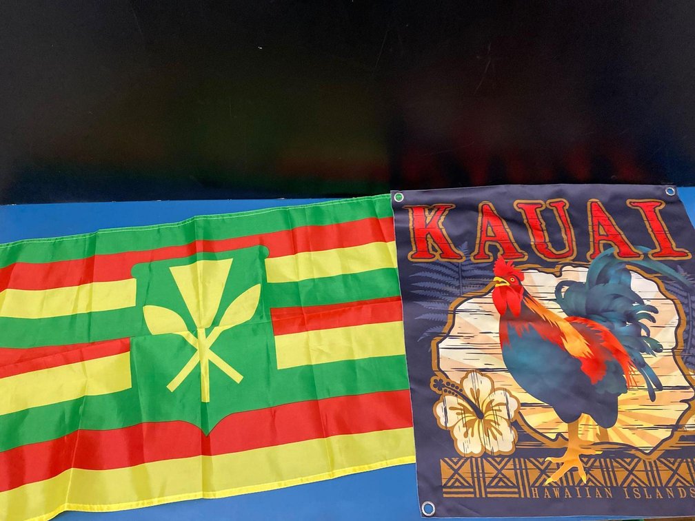Two Hawaii / Kauai Flags 