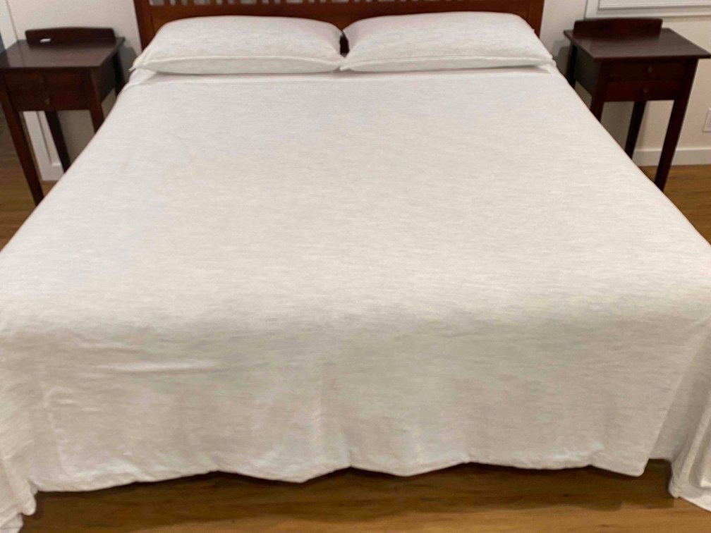 King Size Fitted and Flat Sheets with Duvet Cover and Two Pillows