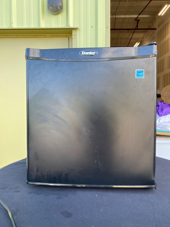 Mini refrigerator 