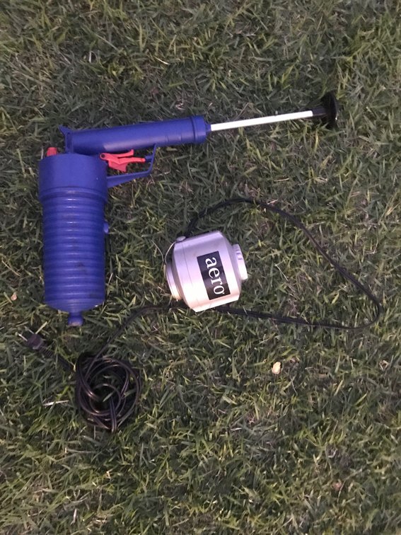 Manual and electric air pumps