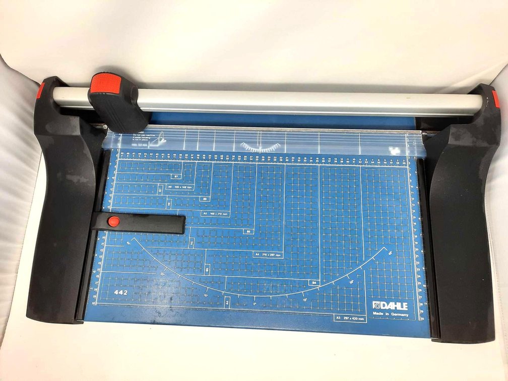 Dahle 442 Premium Rotary Trimmer, German Engineered for Precision and Accuracy