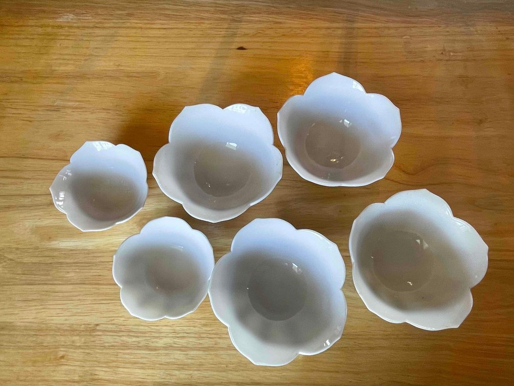Nesting Flower Sauce Bowls and Sake Cups