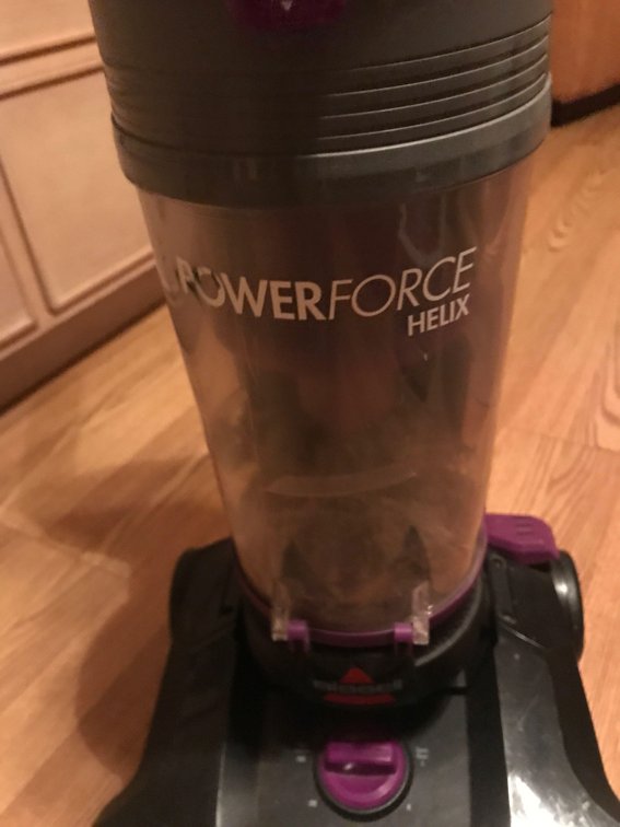 Bissel Powerforce Helix Bagless Vacuum