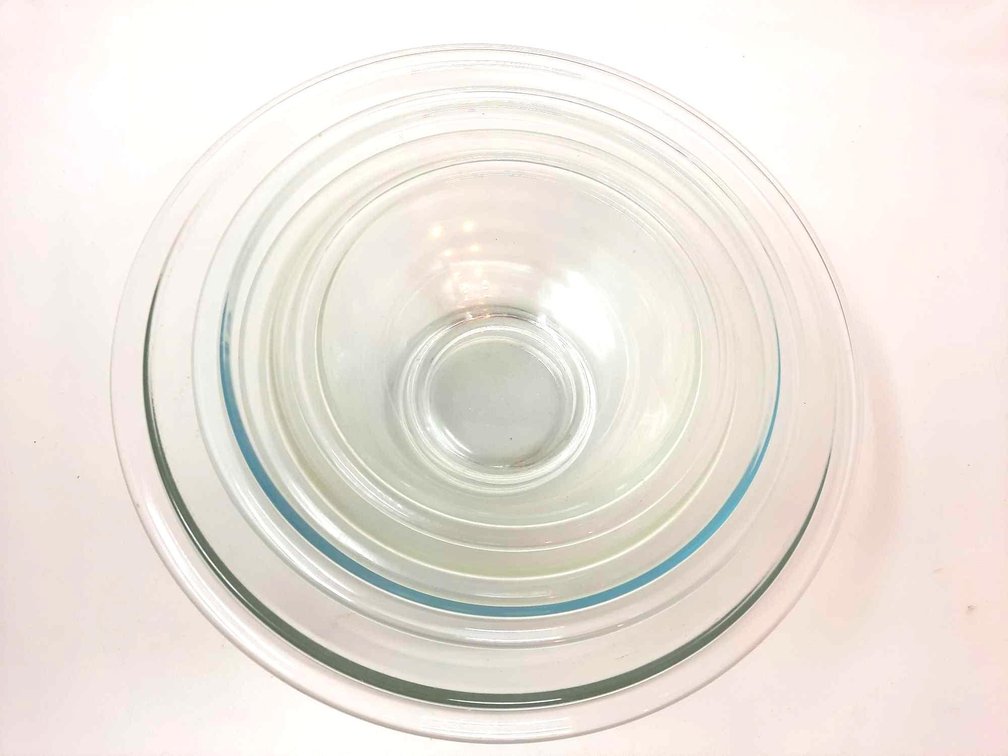 Set of 4 Vintage Pyrex Clear Nesting Mixing Bowls