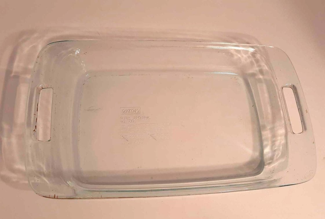 Pyrex Pan with Handles