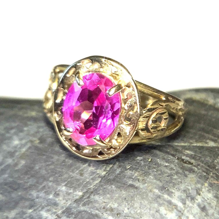 14K Gold and Ruby Stone Ring Size 8