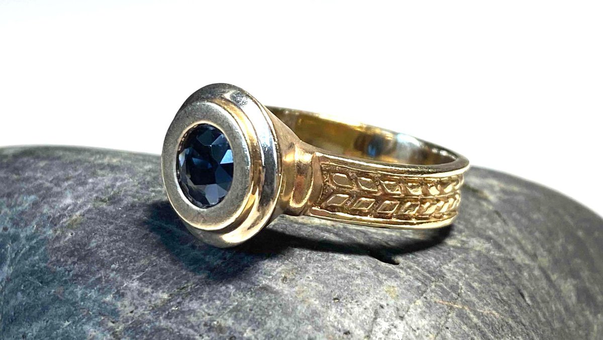 14K Gold Blue Topaz Round Stone Estate Ring Size 6.5