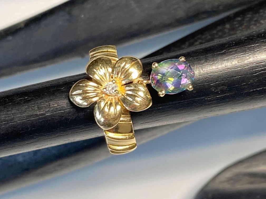 14K Gold Plumeria Estate Ring with Diamond Center and Topaz Dangle Size 7